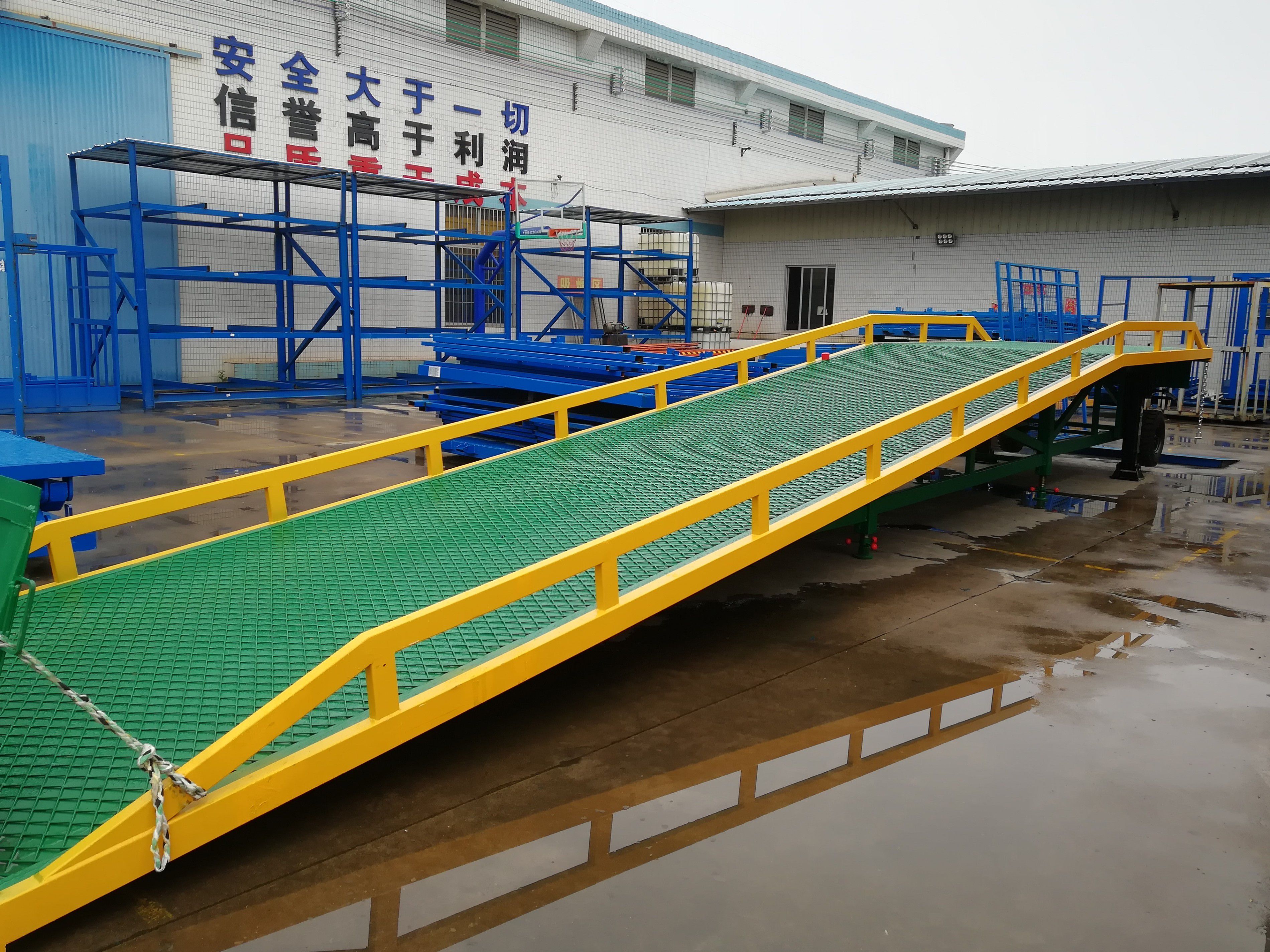 波尔多叉车登车桥